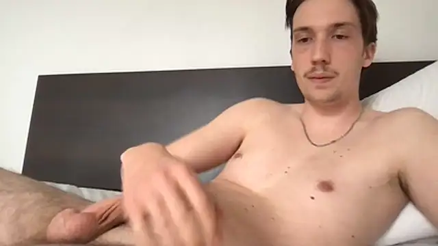 hungandfun05 online show from March 31, 2026, 3:12 pm