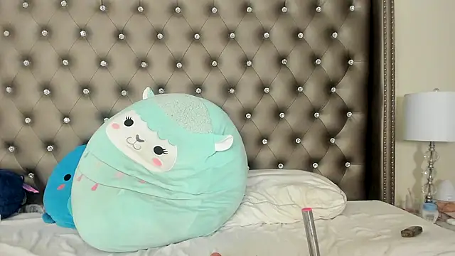 Snapshot of NadiaLyla chatting on July 18, 2026, 3:22 am NadiaLyla online show from July 18, 2026, 3:22 am
