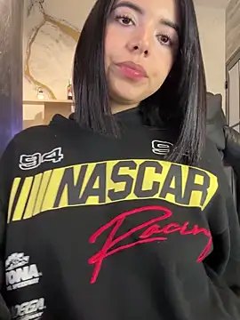 NicolRoss  online show from November 9, 2025, 5:11 pm