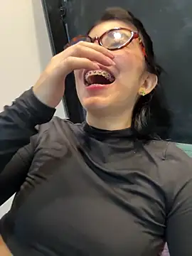 NicolRoss  online show from November 23, 2025, 7:57 pm