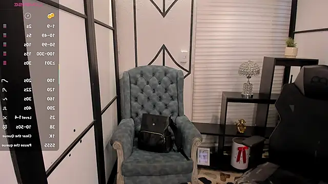 NicolRoss  online show from November 25, 2025, 9:37 pm