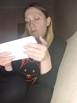 Snapshot of LeraSweet chatting on December 16, 2024, 7:21 pm LeraSweet online show from December 16, 2024, 7:21 pm