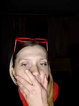 Snapshot of LeraSweet chatting on December 17, 2024, 7:26 pm LeraSweet online show from December 17, 2024, 7:26 pm