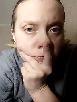 Snapshot of LeraSweet chatting on March 17, 2025, 8:19 pm LeraSweet online show from March 17, 2025, 8:19 pm