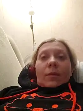 Snapshot of LeraSweet chatting on February 24, 2026, 9:13 pm LeraSweet online show from February 24, 2026, 9:13 pm