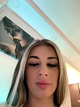 Snapshot of IsabellaEtthan chatting on October 16, 2025, 5:03 pm IsabellaEtthan online show from October 16, 2025, 5:03 pm