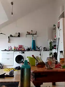 eltoulou online show from January 17, 2025, 2:07 pm