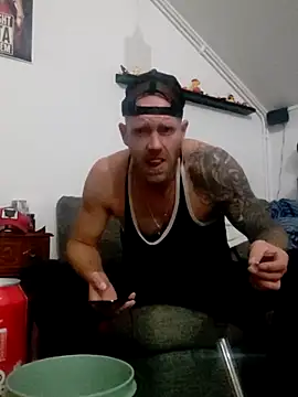 eltoulou online show from September 12, 2025, 8:53 pm