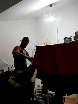 eltoulou online show from October 13, 2025, 5:13 pm