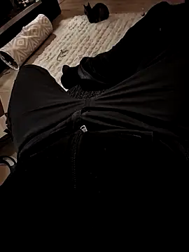 Snapshot of Picknick84 chatting on December 5, 2024, 5:39 pm Picknick84 online show from December 5, 2024, 5:39 pm