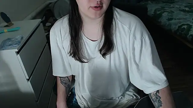 EvaMiron online show from November 30, 2025, 12:20 pm