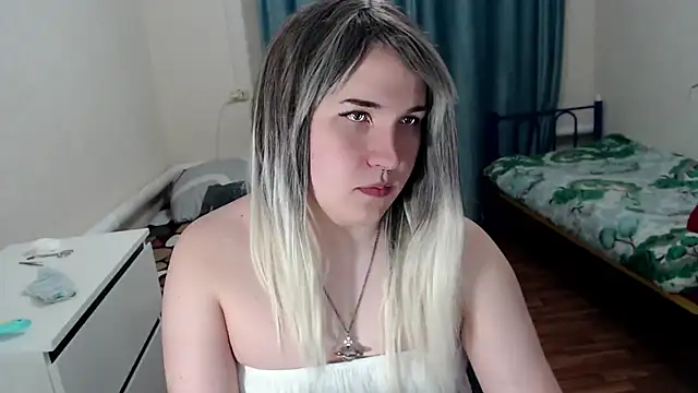 Snapshot of EvaMiron chatting on March 1, 2026, 6:21 pm EvaMiron online show from March 1, 2026, 6:21 pm