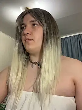 EvaMiron online show from March 13, 2026, 3:18 pm