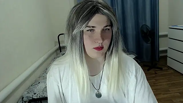 EvaMiron online show from May 30, 2026, 7:55 pm
