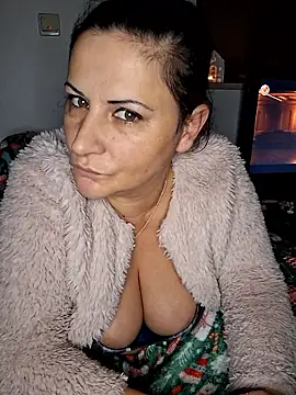 anaaamariaaaa online show from January 14, 2026, 5:18 pm