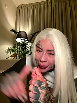 bambixboo online show from October 9, 2025, 8:29 pm