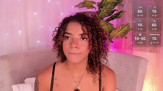 Iris hott1 online show from September 23, 2025, 2:36 am