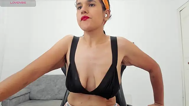 Snapshot of natalia_curvy1 chatting on July 14, 2026, 5:40 pm natalia curvy1 online show from July 14, 2026, 5:40 pm
