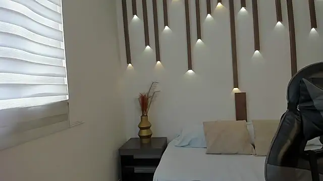 megan cooper28 online show from December 17, 2025, 7:09 pm