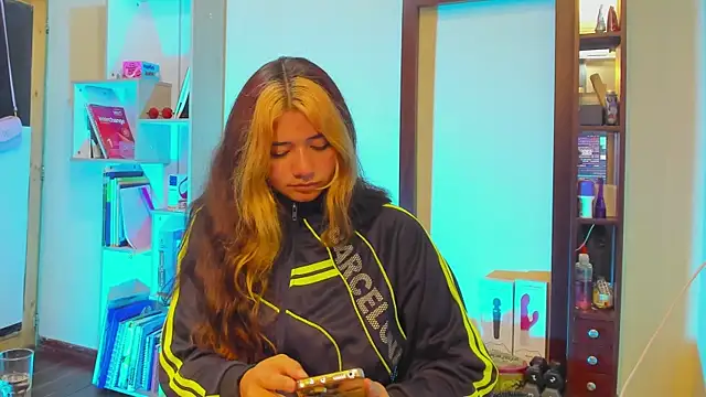 Snapshot of Amywhitexxxd chatting on February 12, 2025, 3:29 am Amywhitexxxd online show from February 12, 2025, 3:29 am