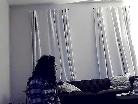 Snapshot of CaramelDipper chatting on March 18, 2025, 6:25 am CaramelDipper online show from March 18, 2025, 6:25 am