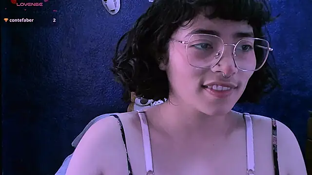 NinaYellow online show from January 27, 2025, 7:03 pm