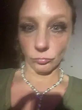 Everlyrose27 online show from December 18, 2024, 3:37 am