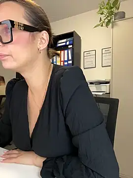 Hii Lolla online show from November 24, 2025, 7:08 am