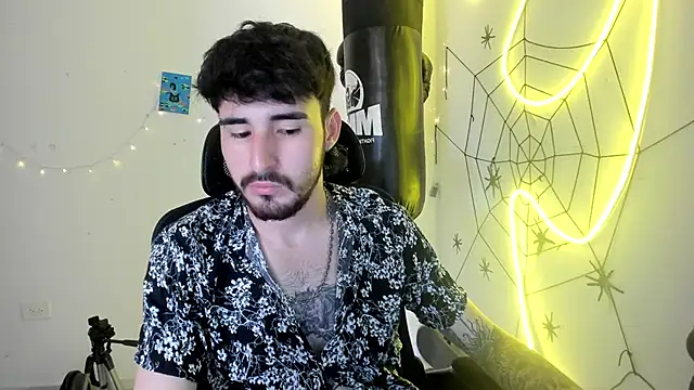 DmitriSanders online show from January 18, 2026, 4:44 pm