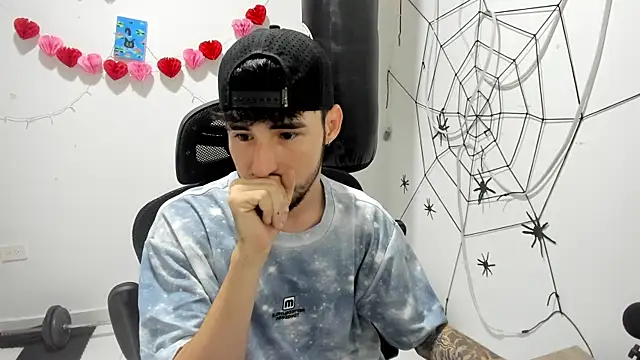 Snapshot of DmitriSanders chatting on February 6, 2026, 12:48 am DmitriSanders online show from February 6, 2026, 12:48 am