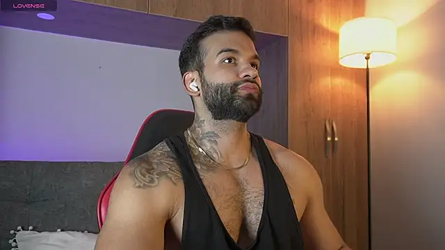 Snapshot of MarkHazze chatting on February 17, 2026, 11:44 pm MarkHazze online show from February 17, 2026, 11:44 pm