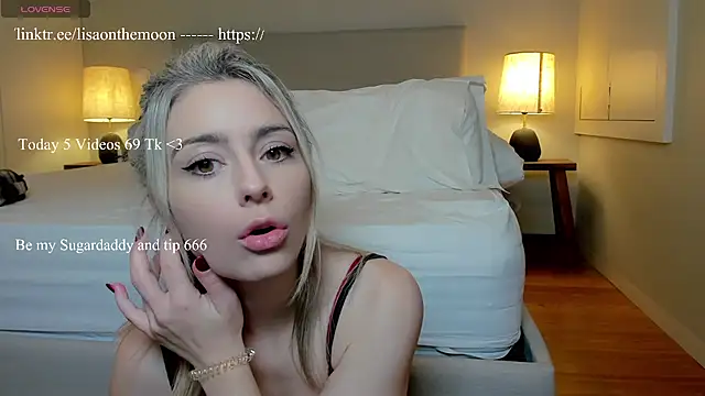 Lisaonthemoon online show from November 13, 2025, 4:06 pm