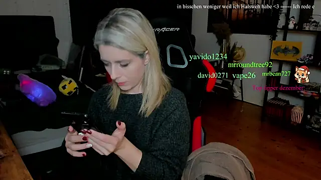 Lisaonthemoon online show from December 14, 2025, 6:34 pm