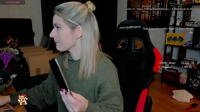 Lisaonthemoon online show from December 16, 2025, 9:31 pm