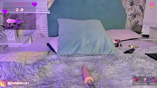 Snapshot of bellaa_becca chatting on March 17, 2025, 11:32 pm bellaa becca online show from March 17, 2025, 11:32 pm