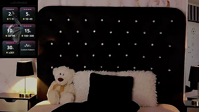 OliviaShaw23 online show from February 11, 2025, 8:05 am