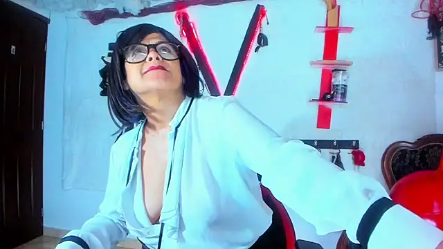 jena derboo online show from February 25, 2025, 1:28 pm