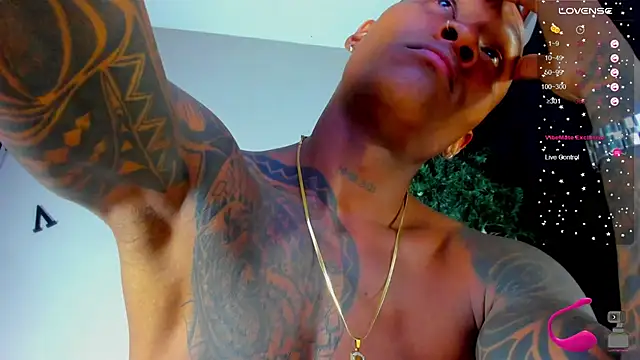 esteveen ortegas  online show from January 3, 2025, 8:54 am