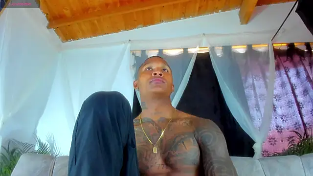 esteveen ortegas  online show from October 26, 2025, 4:13 pm