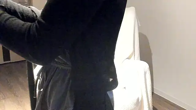 Lily 0000 online show from February 10, 2026, 4:11 pm