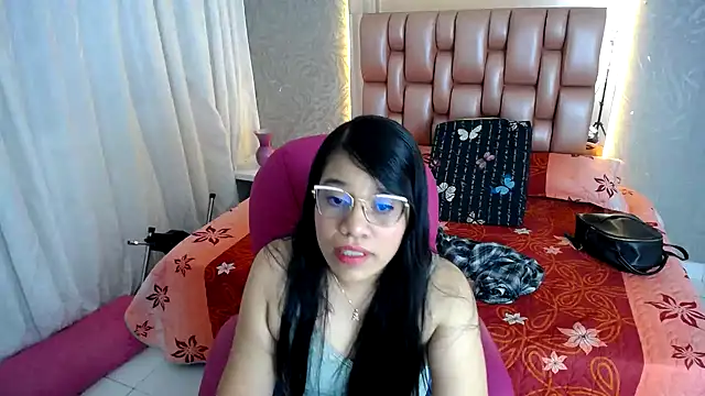 Snapshot of KEYRA-MILLER- chatting on January 30, 2025, 1:22 am KEYRA-MILLER- online show from January 30, 2025, 1:22 am