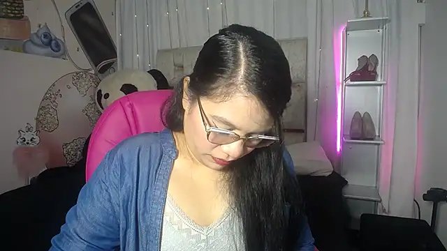 KEYRA-MILLER- online show from November 25, 2025, 2:00 am