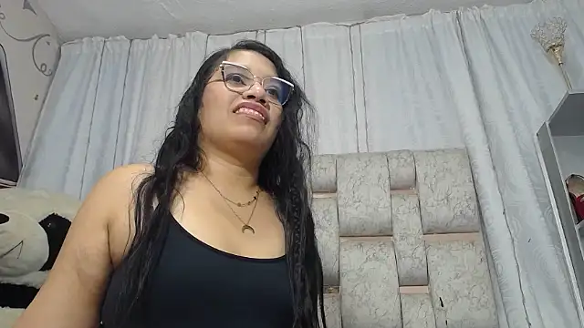 KEYRA-MILLER- online show from January 14, 2026, 3:45 am