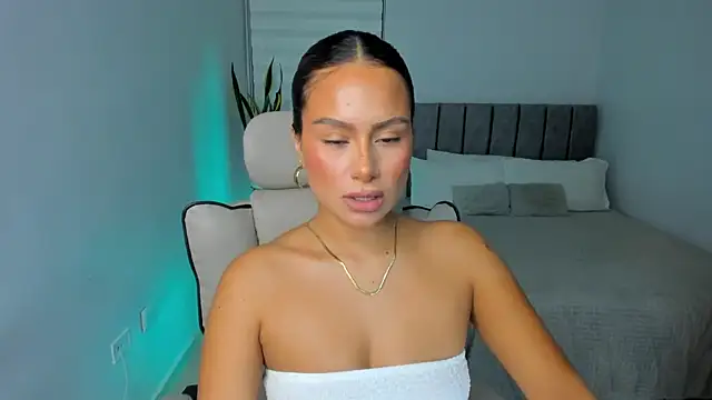 AndreaMartini online show from February 24, 2025, 1:57 am