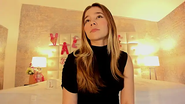 Lezy  online show from February 15, 2026, 7:43 pm