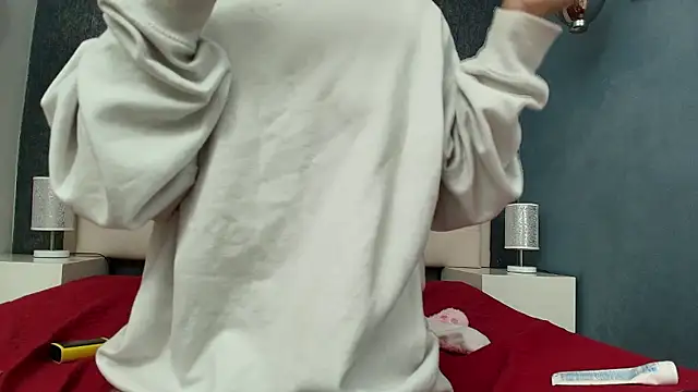 Cloeandtyfanny online show from January 12, 2026, 9:09 pm