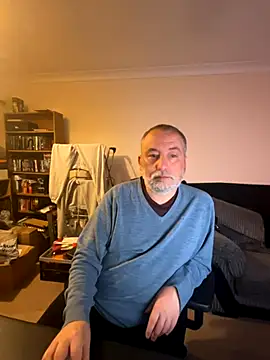 LondonTeffy online show from November 4, 2025, 10:31 pm