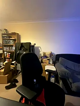 LondonTeffy online show from November 17, 2025, 9:31 pm