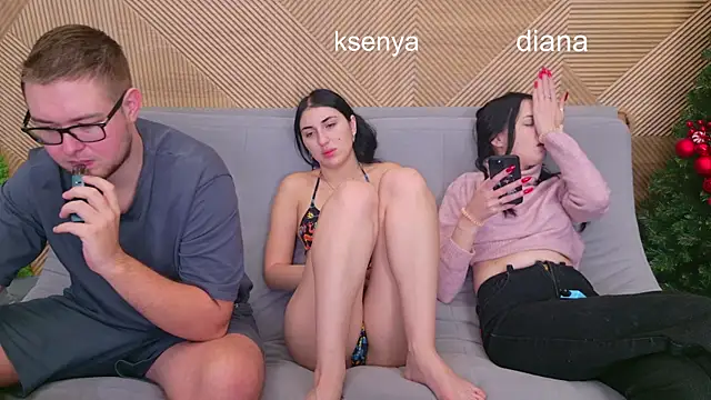 Ksenny online show from December 17, 2025, 4:29 am