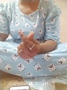 Tamilpriya46 online show from September 25, 2025, 4:43 pm